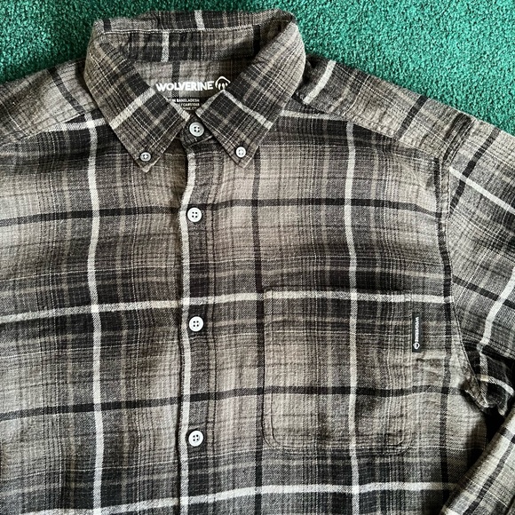Wolverine Flannel like new - Picture 2 of 5